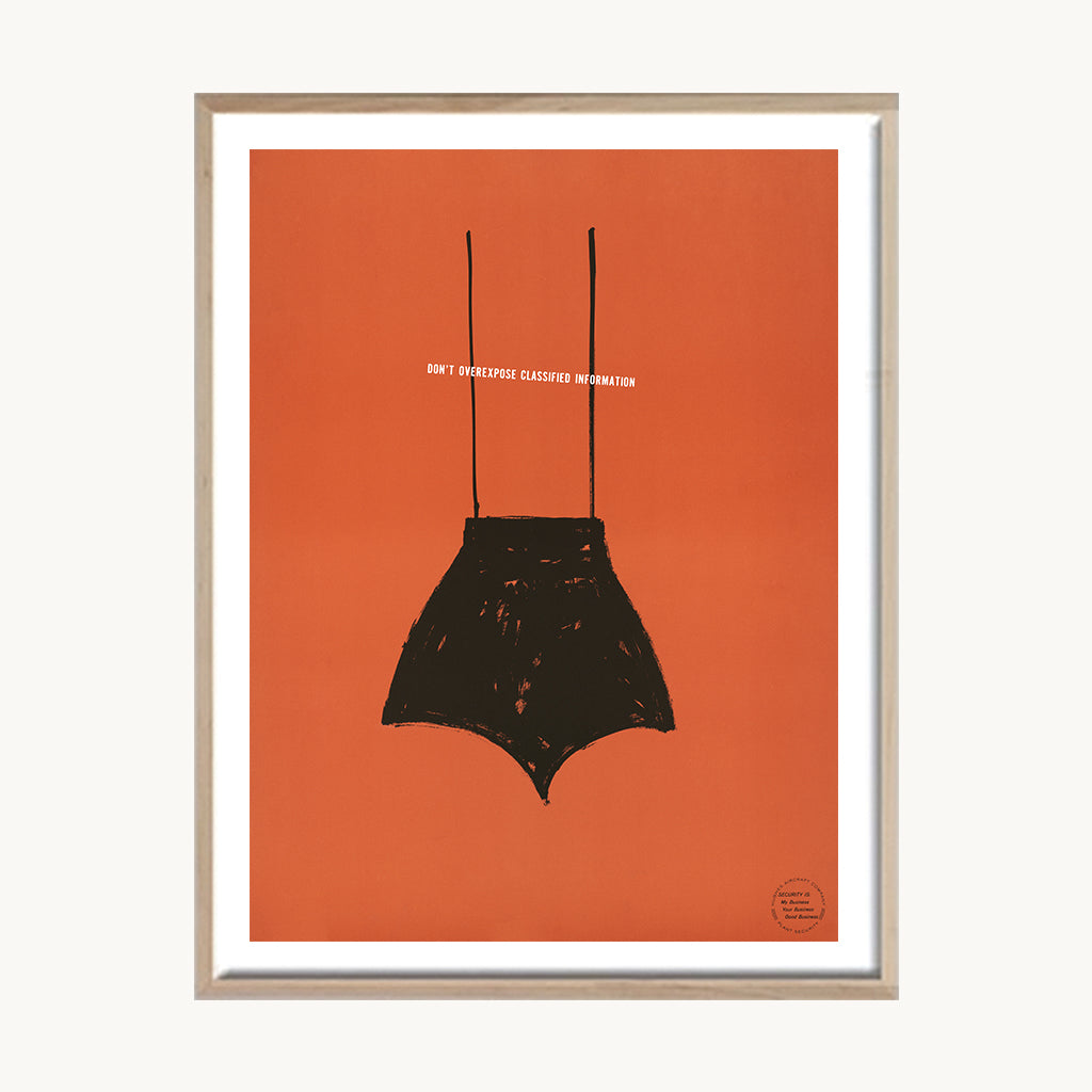 Cuadro Letras Vestido Negro Minimal